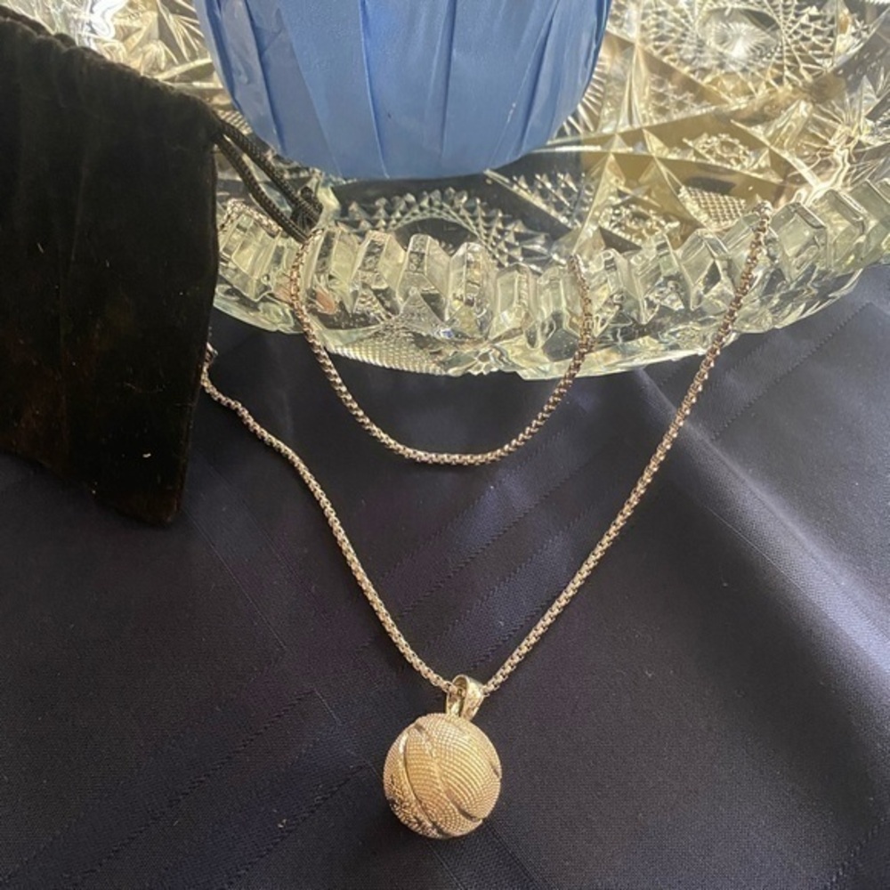 Gold plated pendant necklace